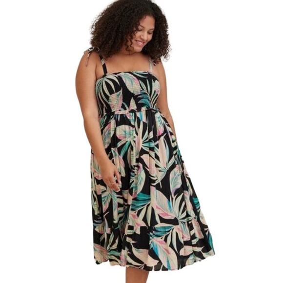 Torrid Midi Dress Plus Size 4X Smocked Tiered Black Tropical Floral - Picture 1 of 6